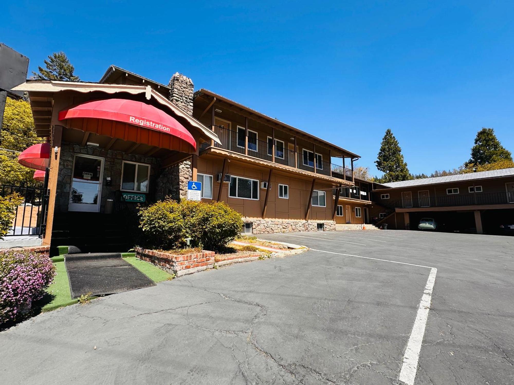 The Cottage Inn At Mount Shasta Exterior photo